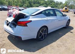 نيسان ألتيما